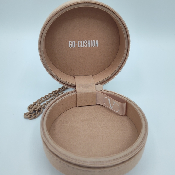 VALENTINO Go-Cushion Nude Round Case w/ Chain | VIP GWP Mini Bag NIP - Picture 2 of 6